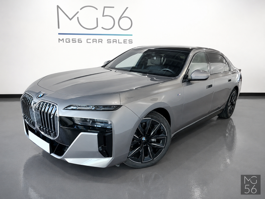 BMW i7 xDrive60 G70 400 kW M Sport Executive Lounge Bowers & Wilkins Diamond Surround Sound System 4s Oxide Grey II