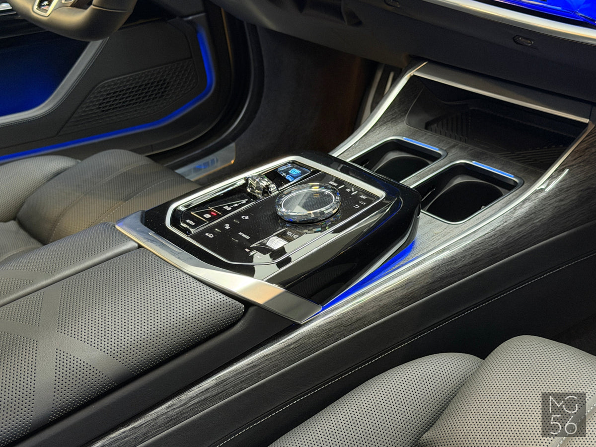 BMW i7 xDrive60 G70 400 kW M Sport Executive Lounge Bowers & Wilkins Diamond Surround Sound System 4s Oxide Grey II