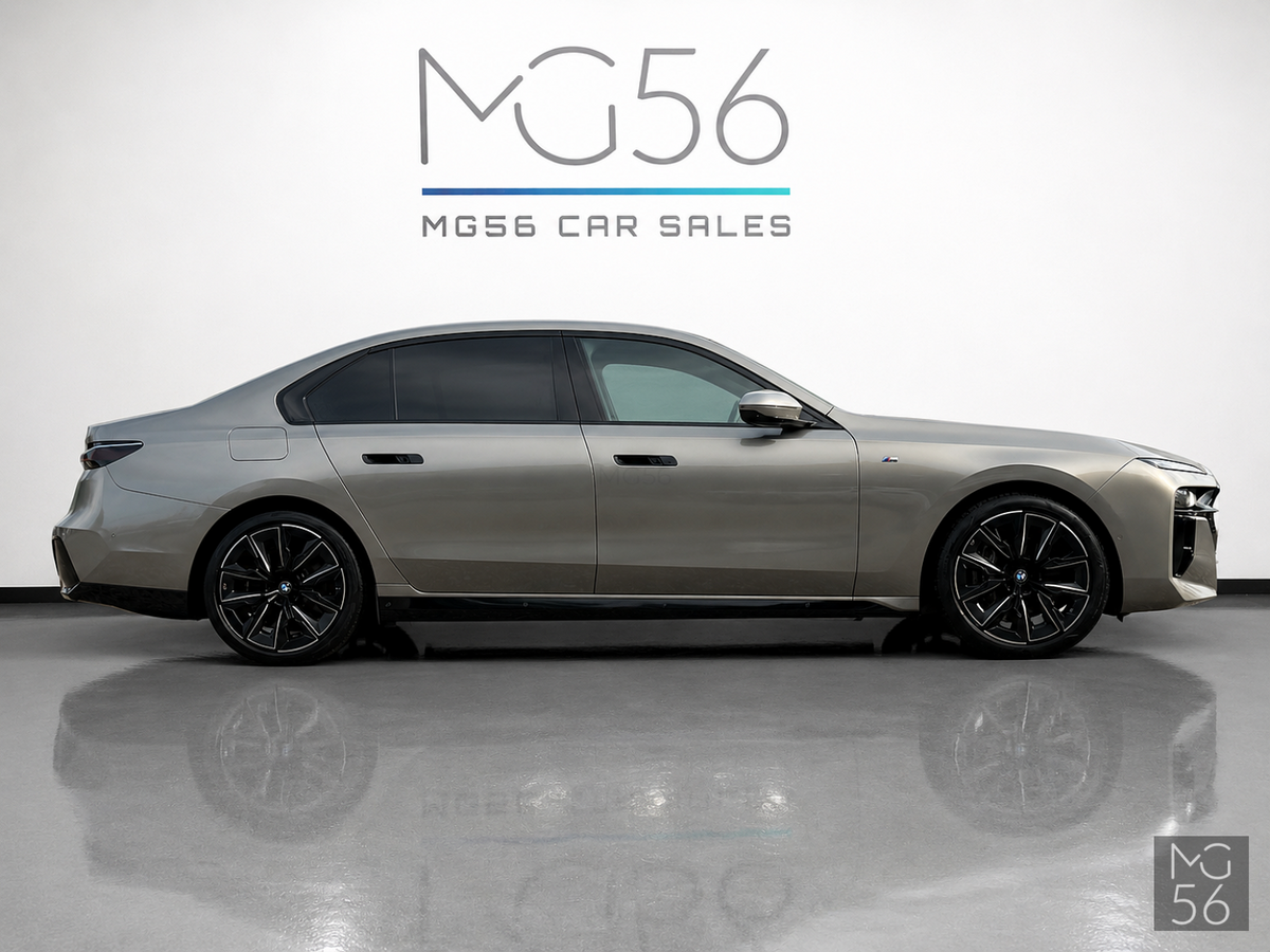 BMW i7 xDrive60 G70 400 kW M Sport Executive Lounge Bowers & Wilkins Diamond Surround Sound System 4s Oxide Grey II