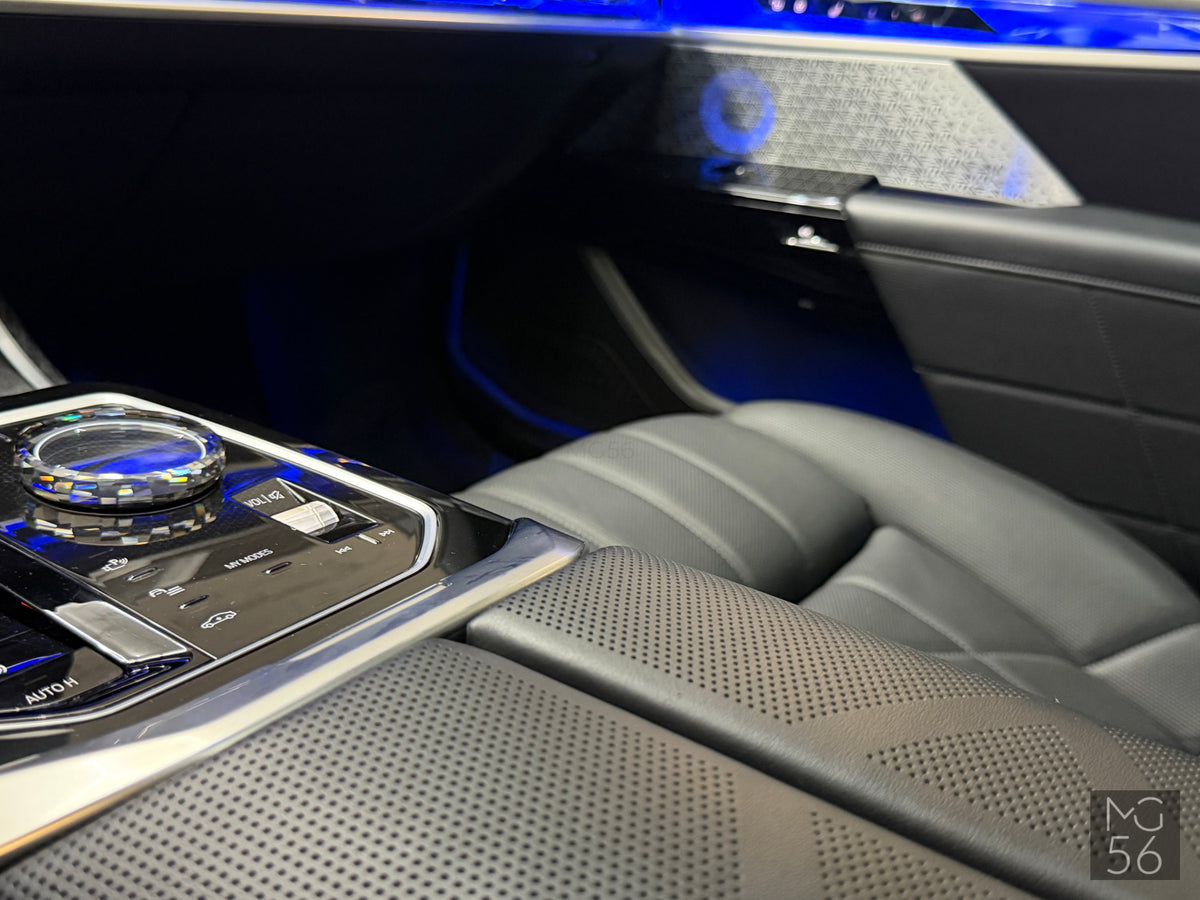 BMW i7 xDrive60 G70 400 kW M Sport Executive Lounge Bowers & Wilkins Diamond Surround Sound System 4s Oxide Grey II