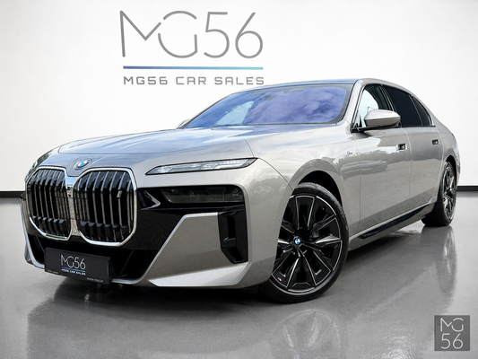 BMW i7 xDrive60 G70 400 kW M Sport Executive Lounge Bowers & Wilkins Diamond Surround Sound System 4s Oxide Grey II