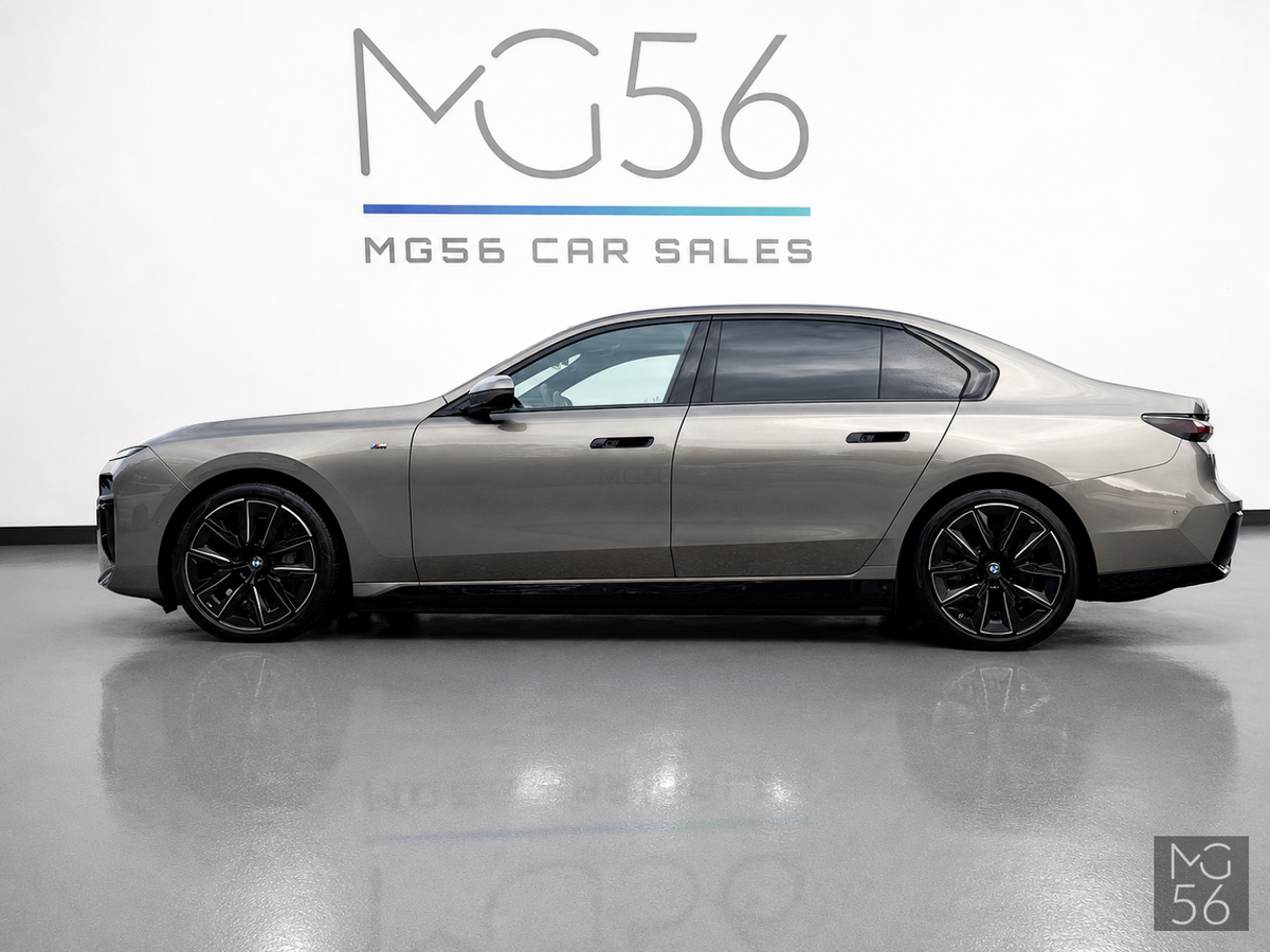 BMW i7 xDrive60 G70 400 kW M Sport Executive Lounge Bowers & Wilkins Diamond Surround Sound System 4s Oxide Grey II
