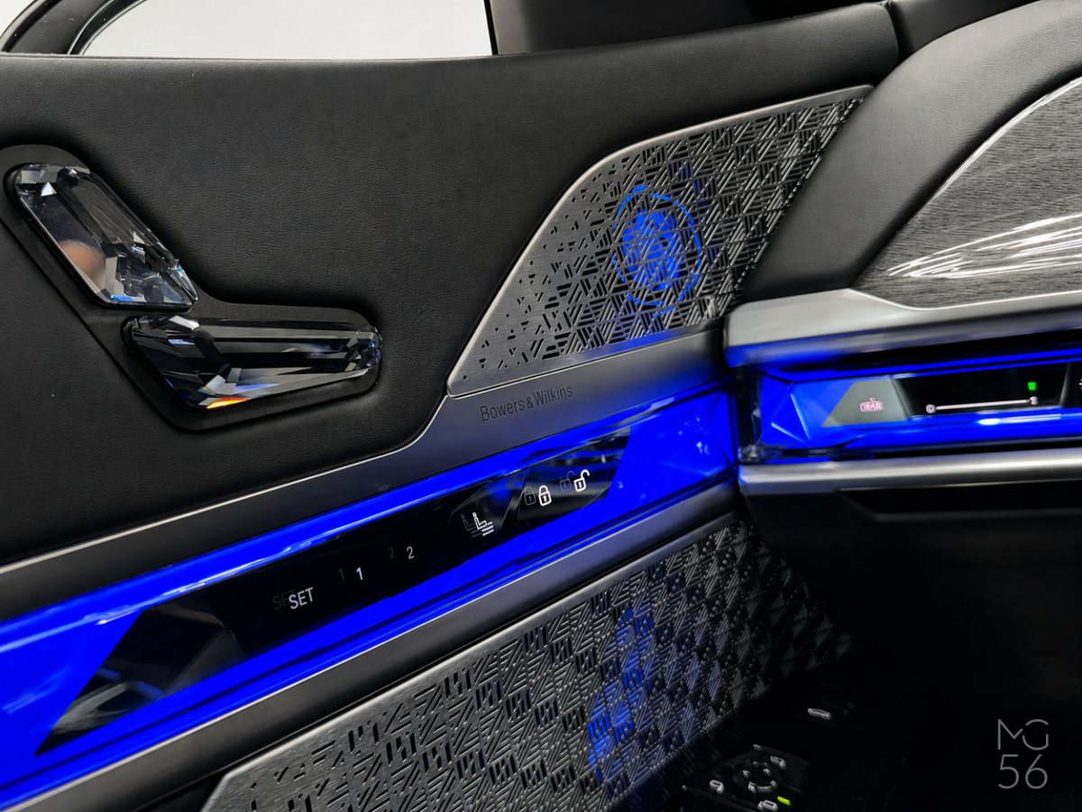 BMW i7 xDrive60 G70 400 kW M Sport Executive Lounge Bowers & Wilkins Diamond Surround Sound System 4s Oxide Grey II