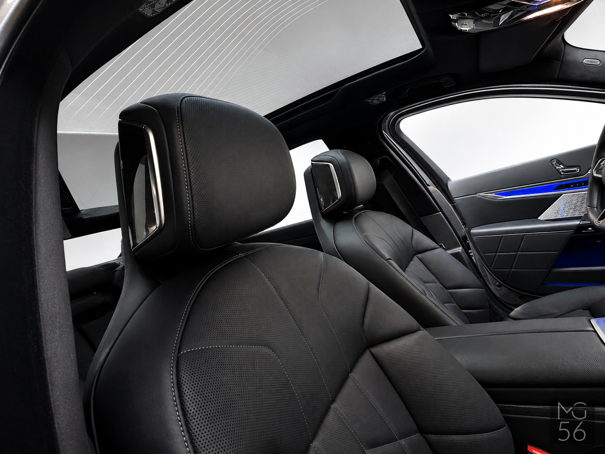 BMW i7 xDrive60 G70 400 kW M Sport Executive Lounge Bowers & Wilkins Diamond Surround Sound System 4s Oxide Grey II