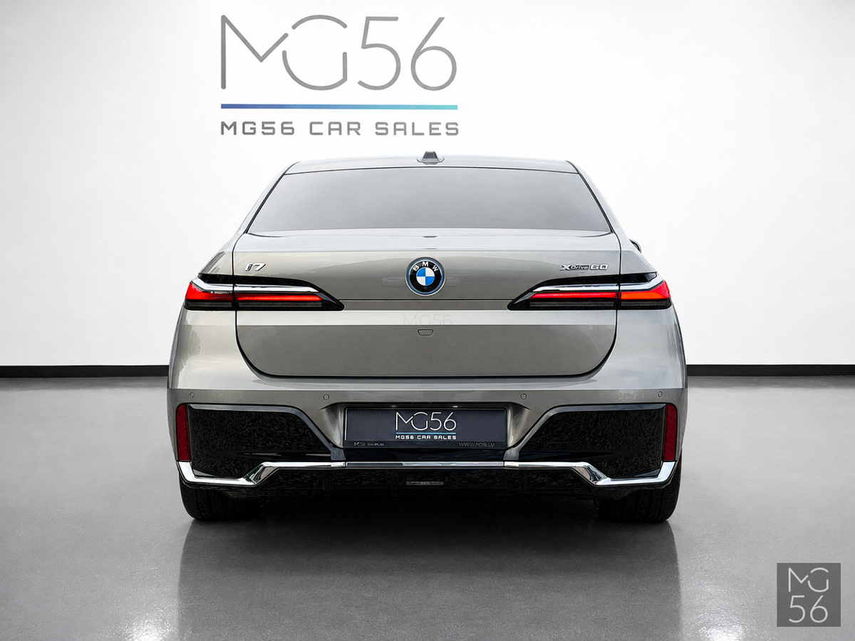 BMW i7 xDrive60 G70 400 kW M Sport Executive Lounge Bowers & Wilkins Diamond Surround Sound System 4s Oxide Grey II