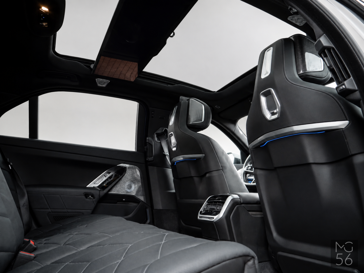BMW i7 xDrive60 G70 400 kW M Sport Executive Lounge Bowers & Wilkins Diamond Surround Sound System 4s Oxide Grey II