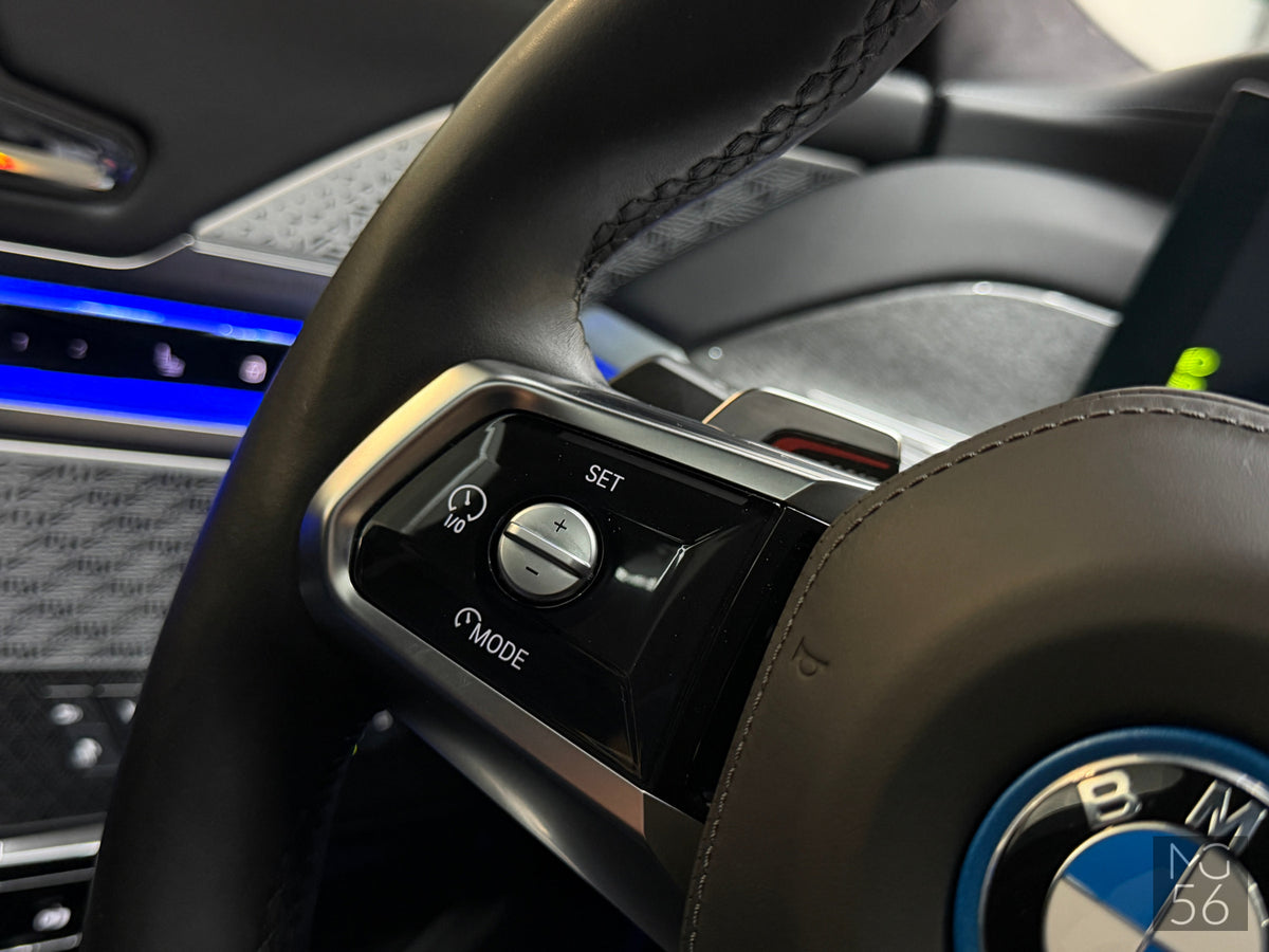 BMW i7 xDrive60 G70 400 kW M Sport Executive Lounge Bowers & Wilkins Diamond Surround Sound System 4s Oxide Grey II