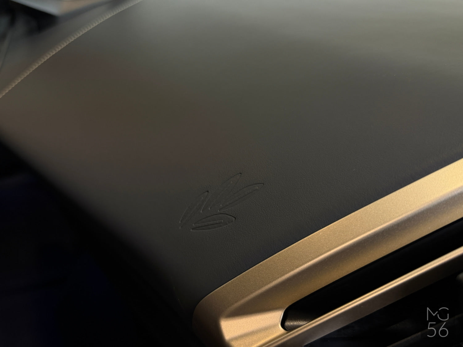 BMW iX 40 x-Drive M-Sport Package Black Soft Close BMW