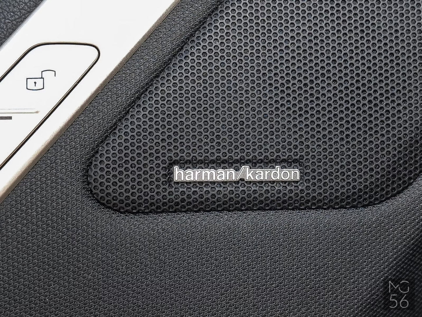 BMW iX 40 x-Drive M-Sport Package Mineralweiss Soft Close BMW