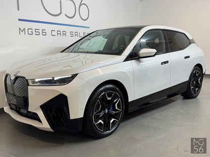 BMW iX 40 x-Drive M-Sport Package Mineralweiss Soft Close BMW