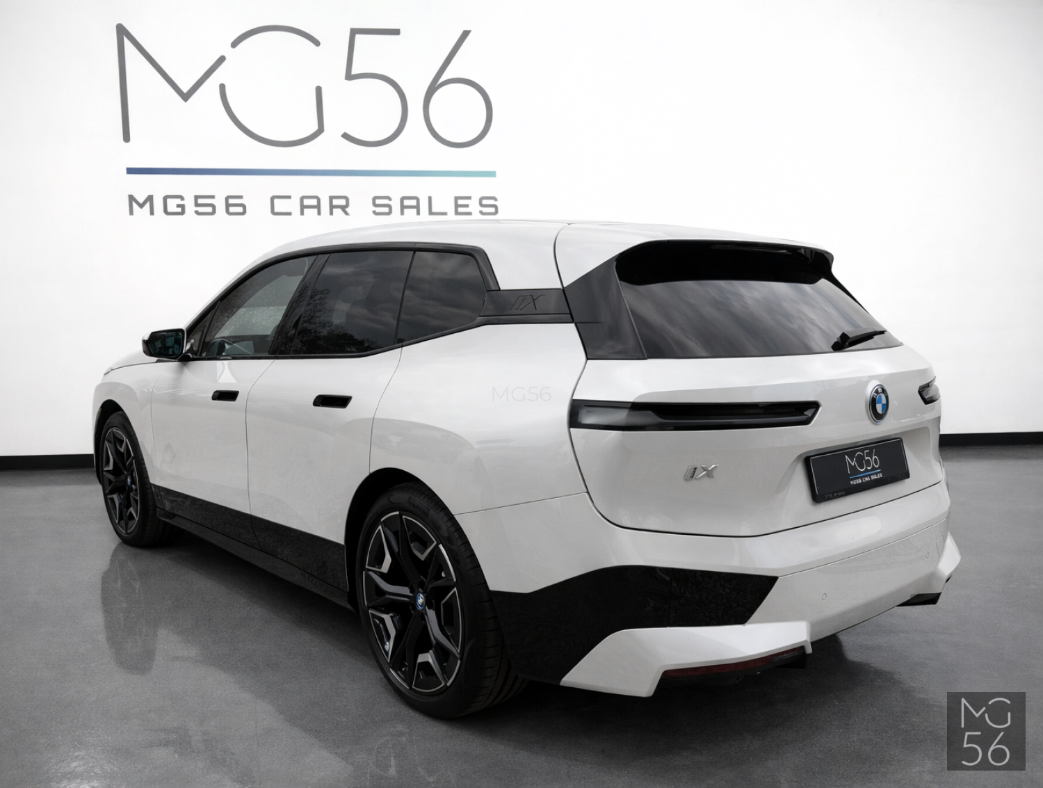 BMW iX xDrive40 Sky Lounge Laserlight High Spec - BMW