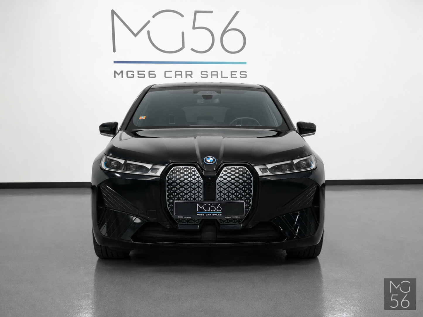 BMW iX xDrive40 Sport Package Sky Lounge Soft-Close Black Sapphire Metallic - BMW
