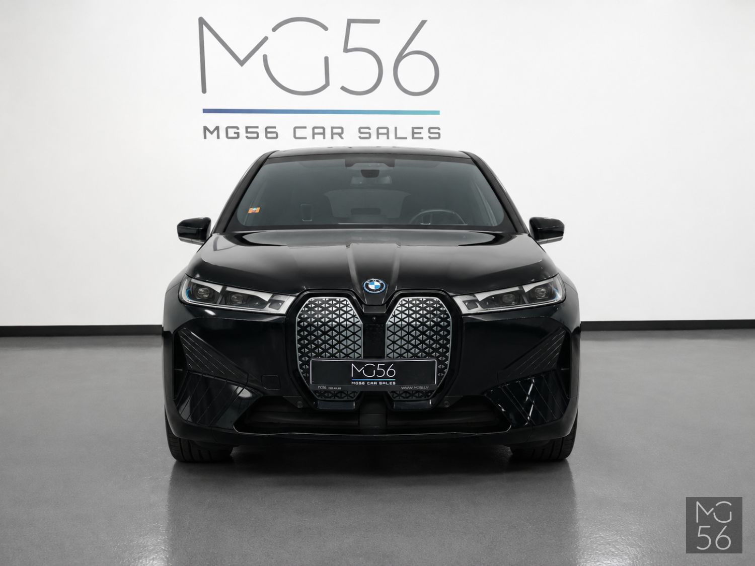 BMW iX xDrive40 Sport Package Sky Lounge Soft-Close Black Sapphire Metallic - BMW