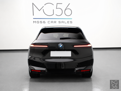 BMW iX xDrive40 Sport Package Sky Lounge Soft-Close Black Sapphire Metallic - BMW