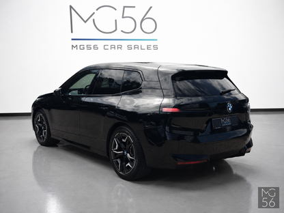 BMW iX xDrive40 Sport Package Sky Lounge Soft-Close Black Sapphire Metallic - BMW