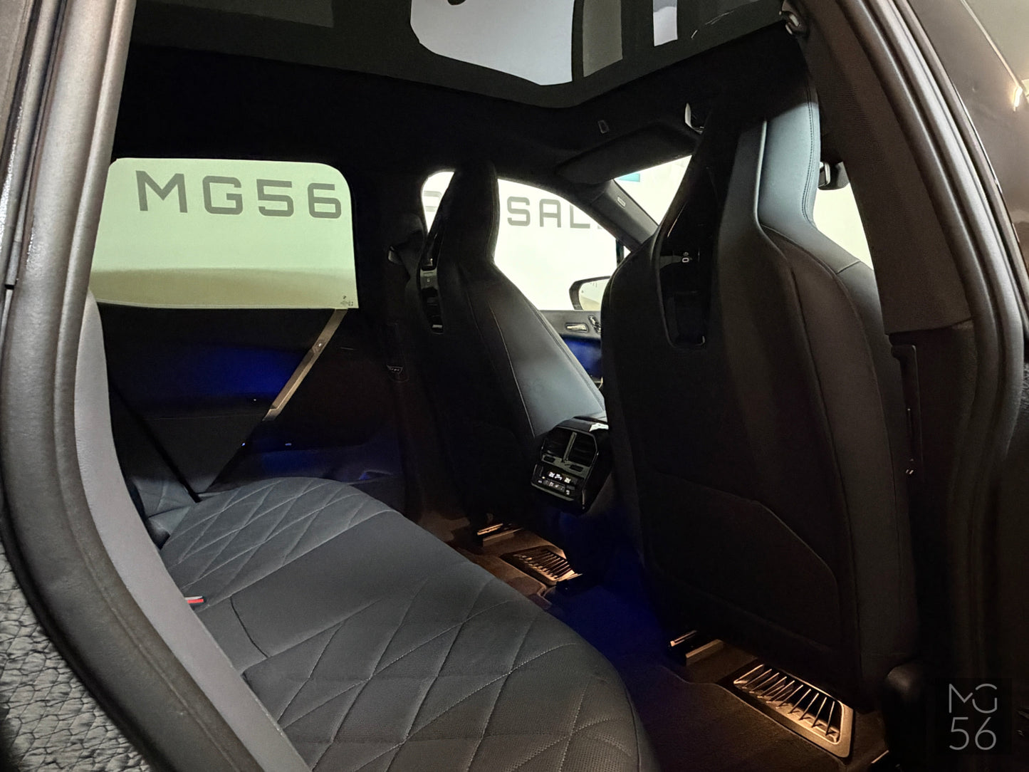 BMW iX xDrive40 Sport Package Sky Lounge Soft-Close Harman/Kardon Black Sapphire Metallic - BMW