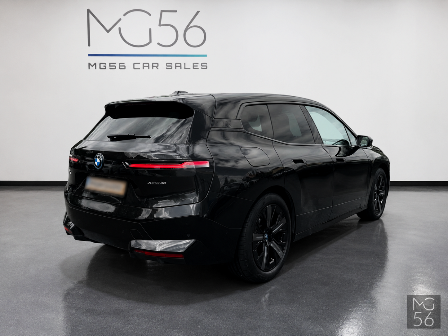 BMW iX xDrive40 Sport Package Sky Lounge Soft-Close Harman/Kardon Black Sapphire Metallic - BMW