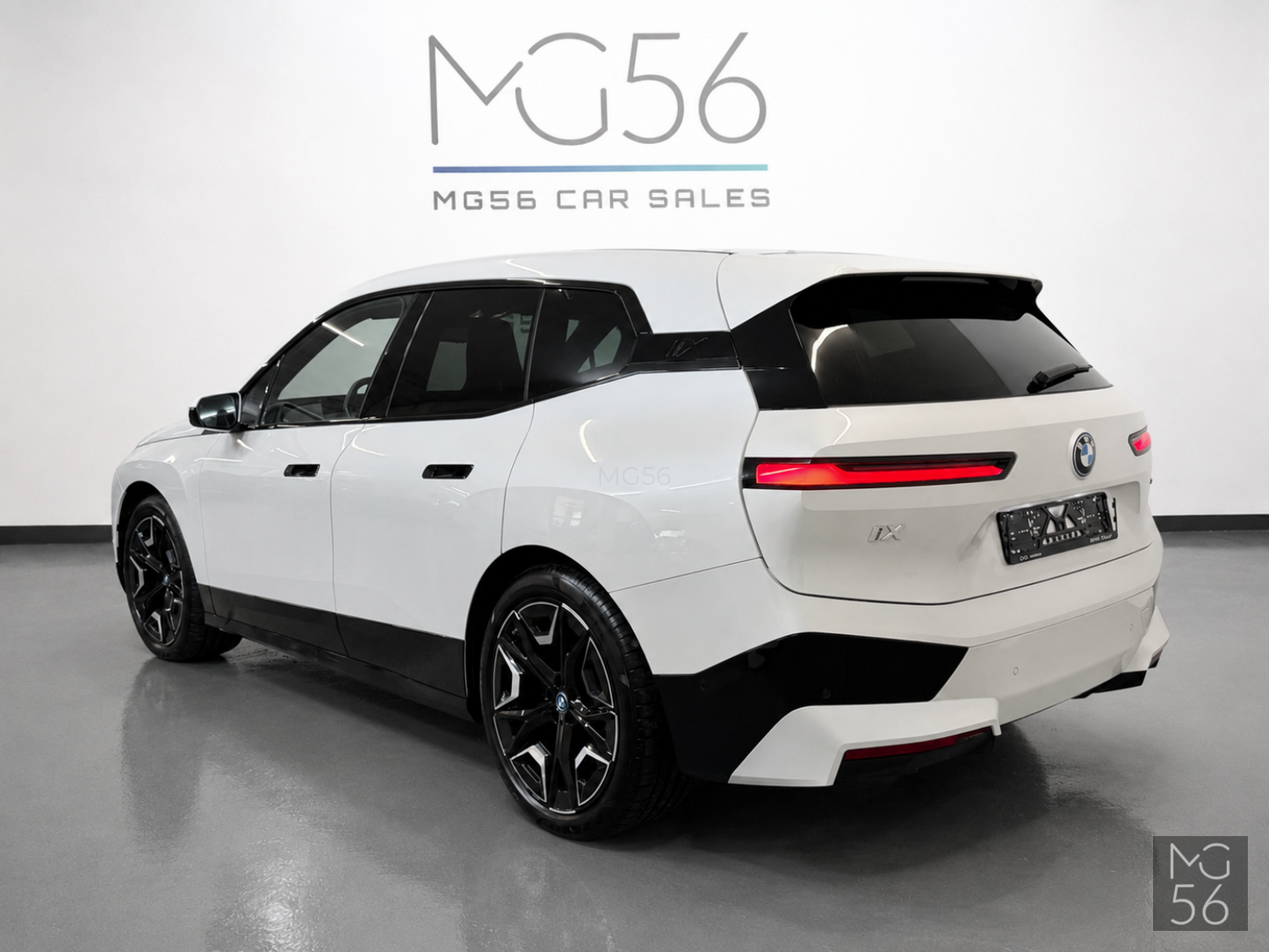 BMW iX xDrive50 Sport Package Full Options Mineral-weiss Metallic - BMW