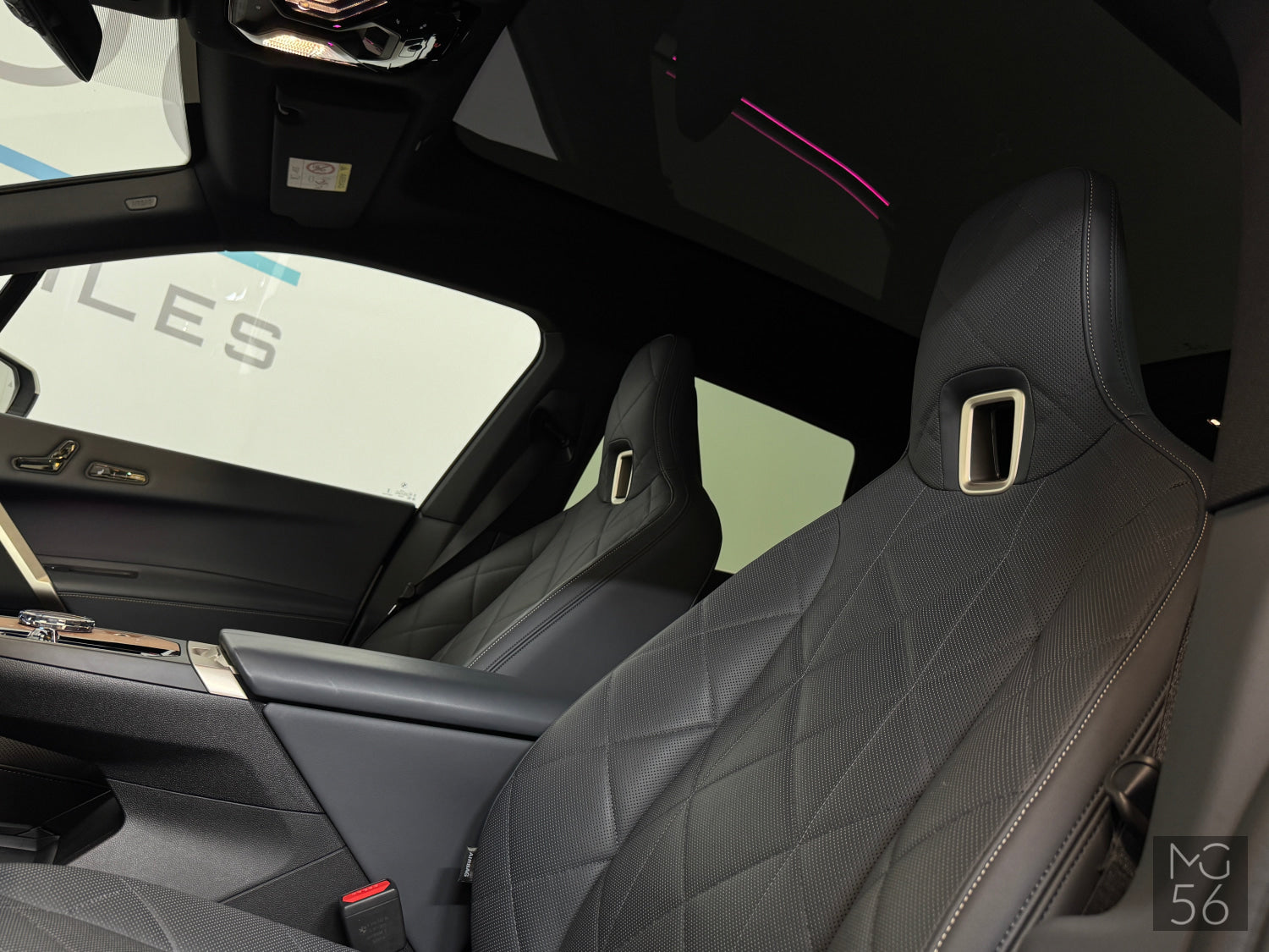 BMW iX40 x-Drive M-Sport Package Mineralweiss BMW