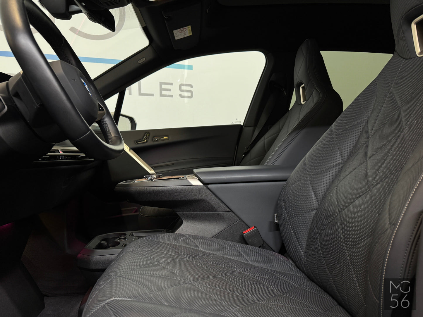 BMW iX40 x-Drive M-Sport Package Mineralweiss BMW