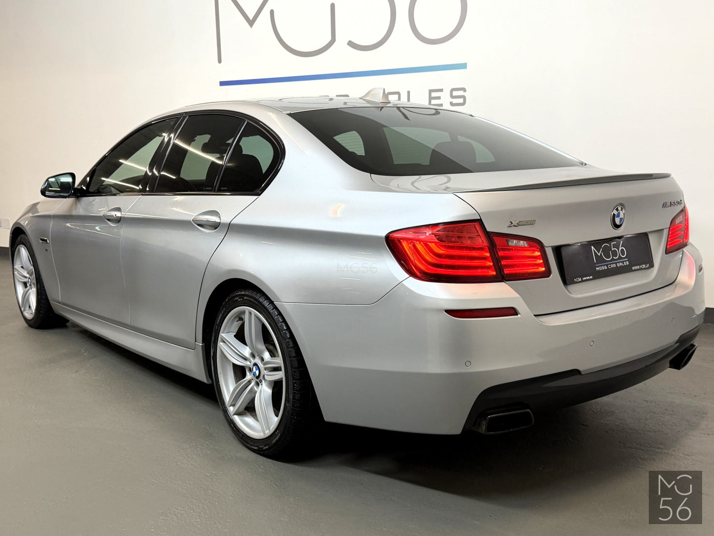 BMW M550 x-Drive Facelift Glacier Silver Metallic BMW
