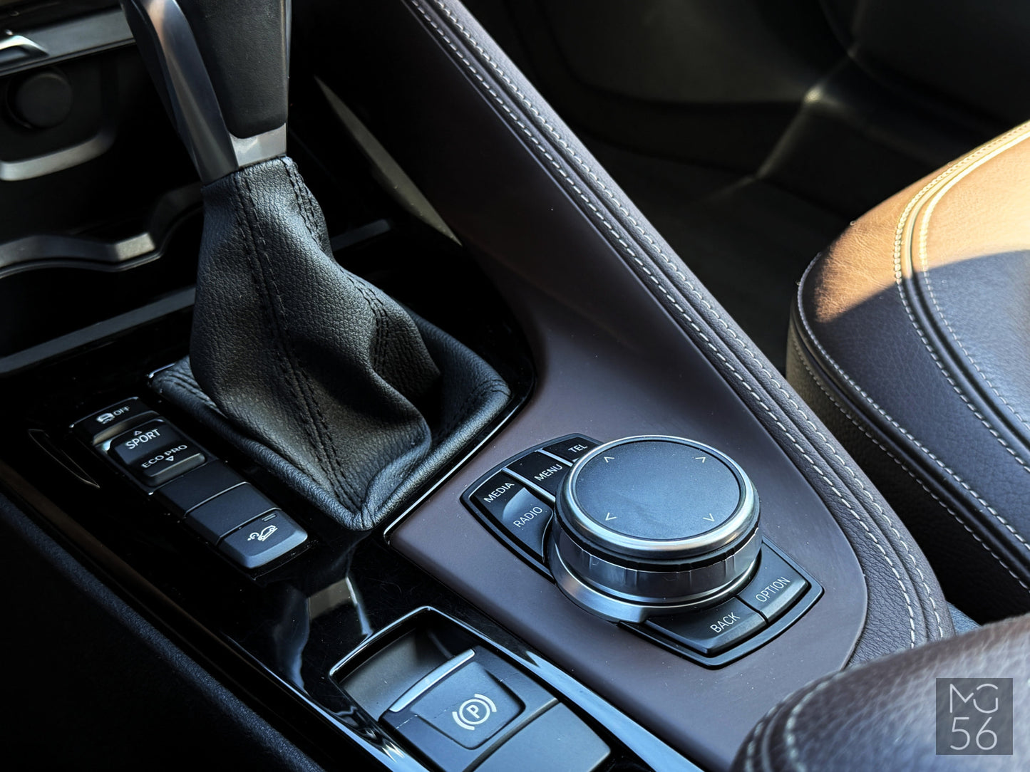 BMW X1 xDrive18d X Line Black Sapphire Metallic - BMW