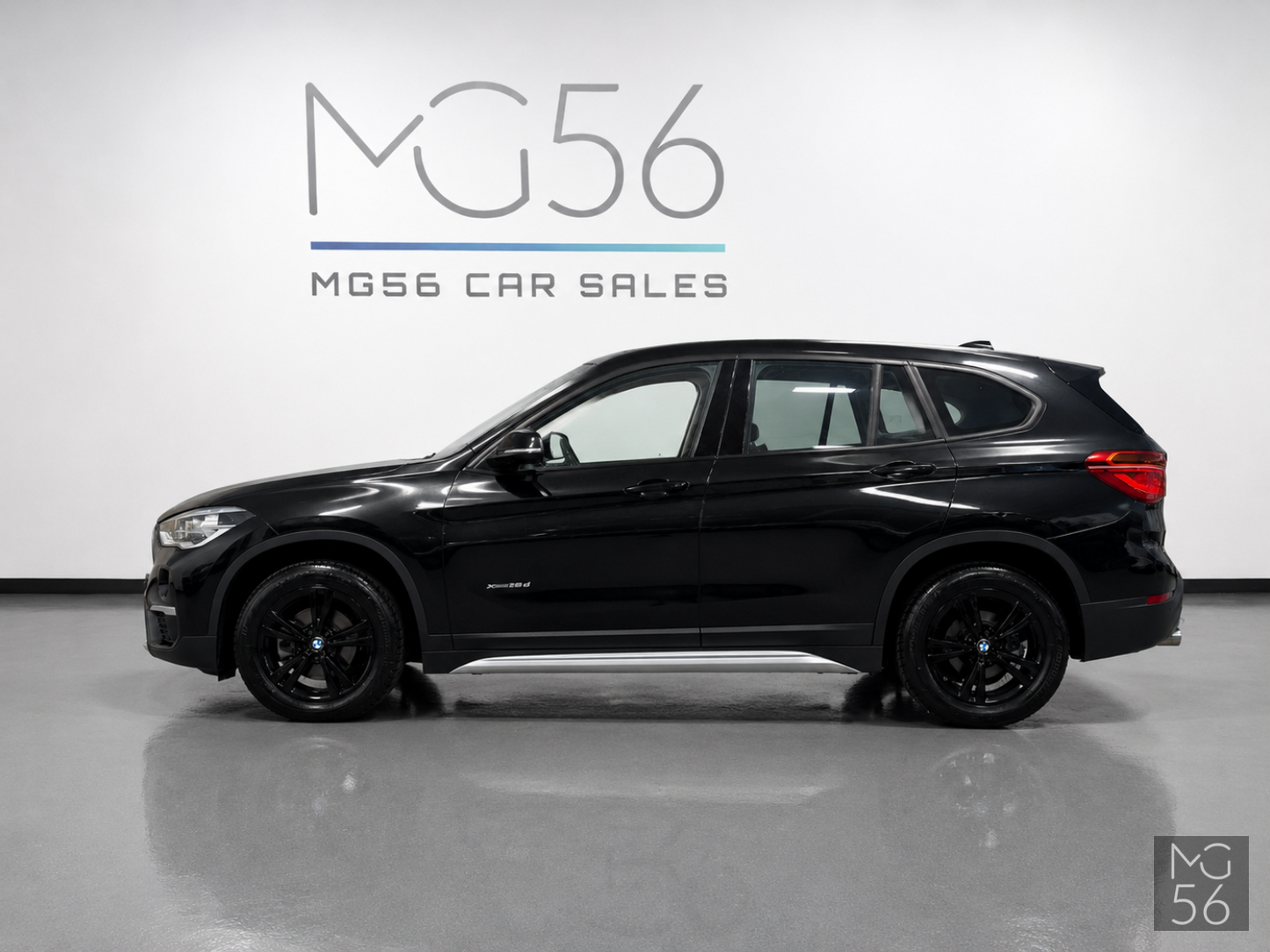 BMW X1 xDrive18d X Line Black Sapphire Metallic - BMW