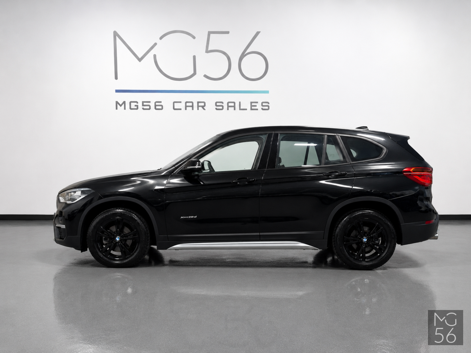 BMW X1 xDrive18d X Line Black Sapphire Metallic - BMW