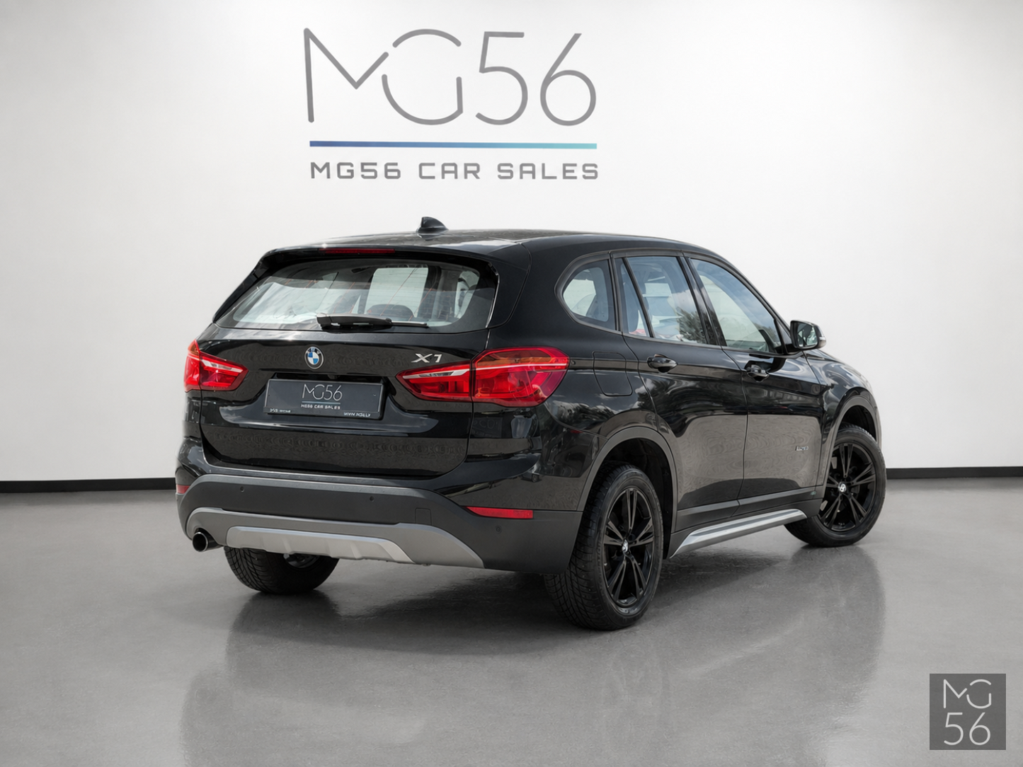 BMW X1 xDrive18d X Line Black Sapphire Metallic - BMW