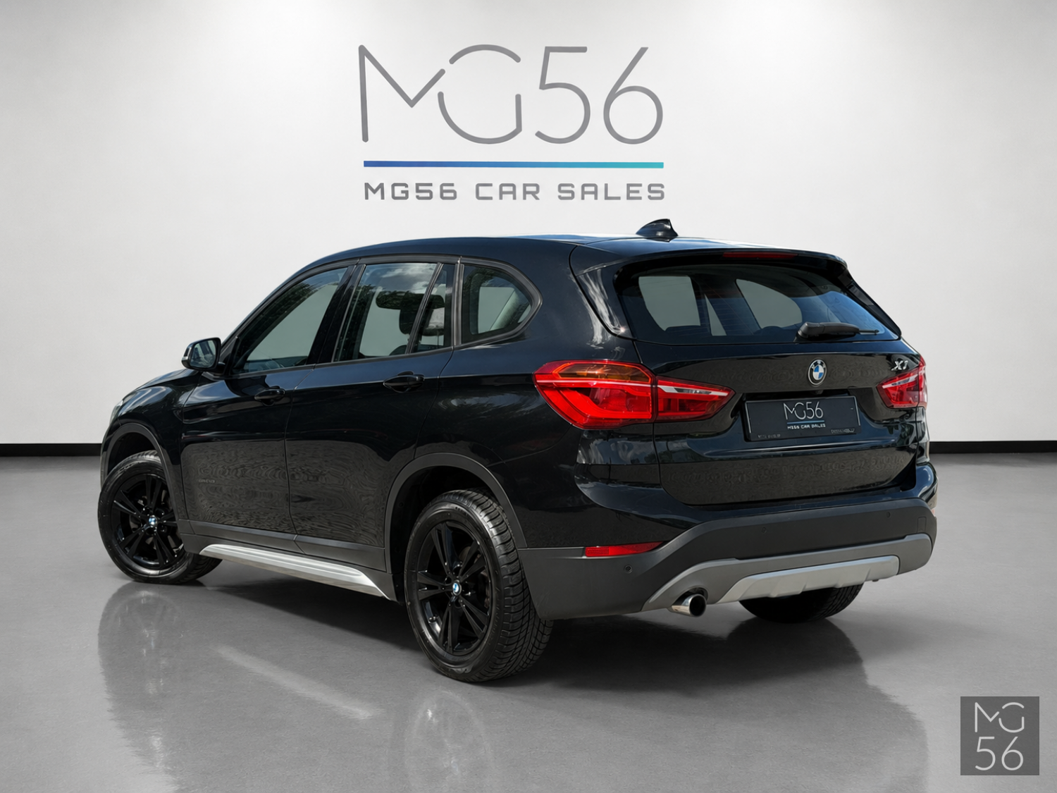 BMW X1 xDrive18d X Line Black Sapphire Metallic - BMW