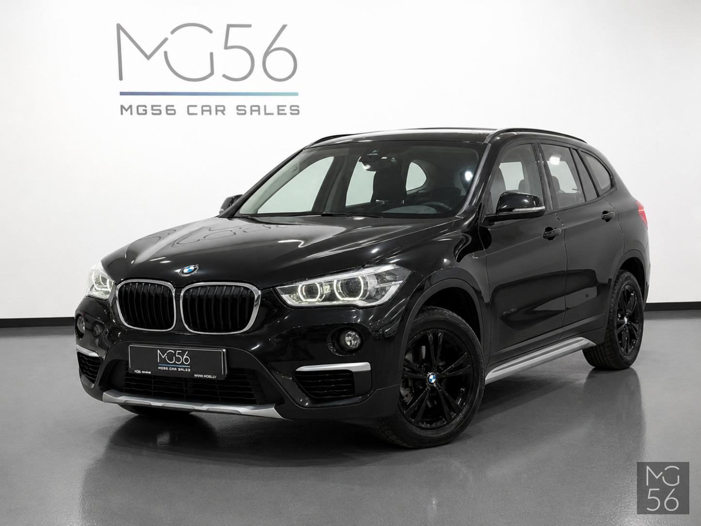 BMW X1 xDrive18d X Line Black Sapphire Metallic - BMW