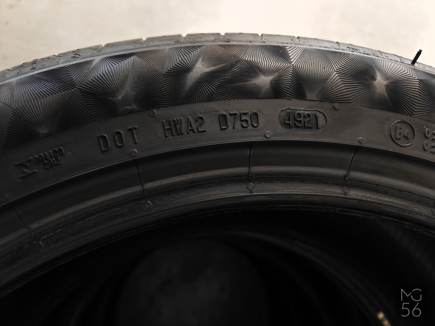 Continental Premium Contact 6 - 245/45/R19 - Tires