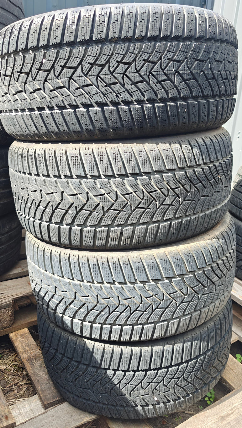 Dunlop Winter Sport 5 - 245/40/R18 (4x) - R18