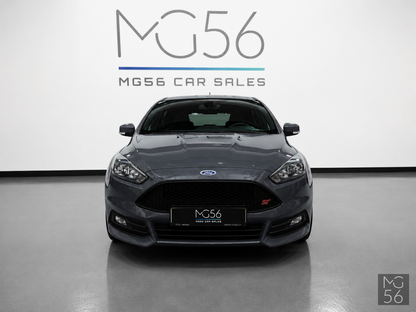 Ford Focus ST 2.0 EcoBoost Recaro Manual Stealth - Ford