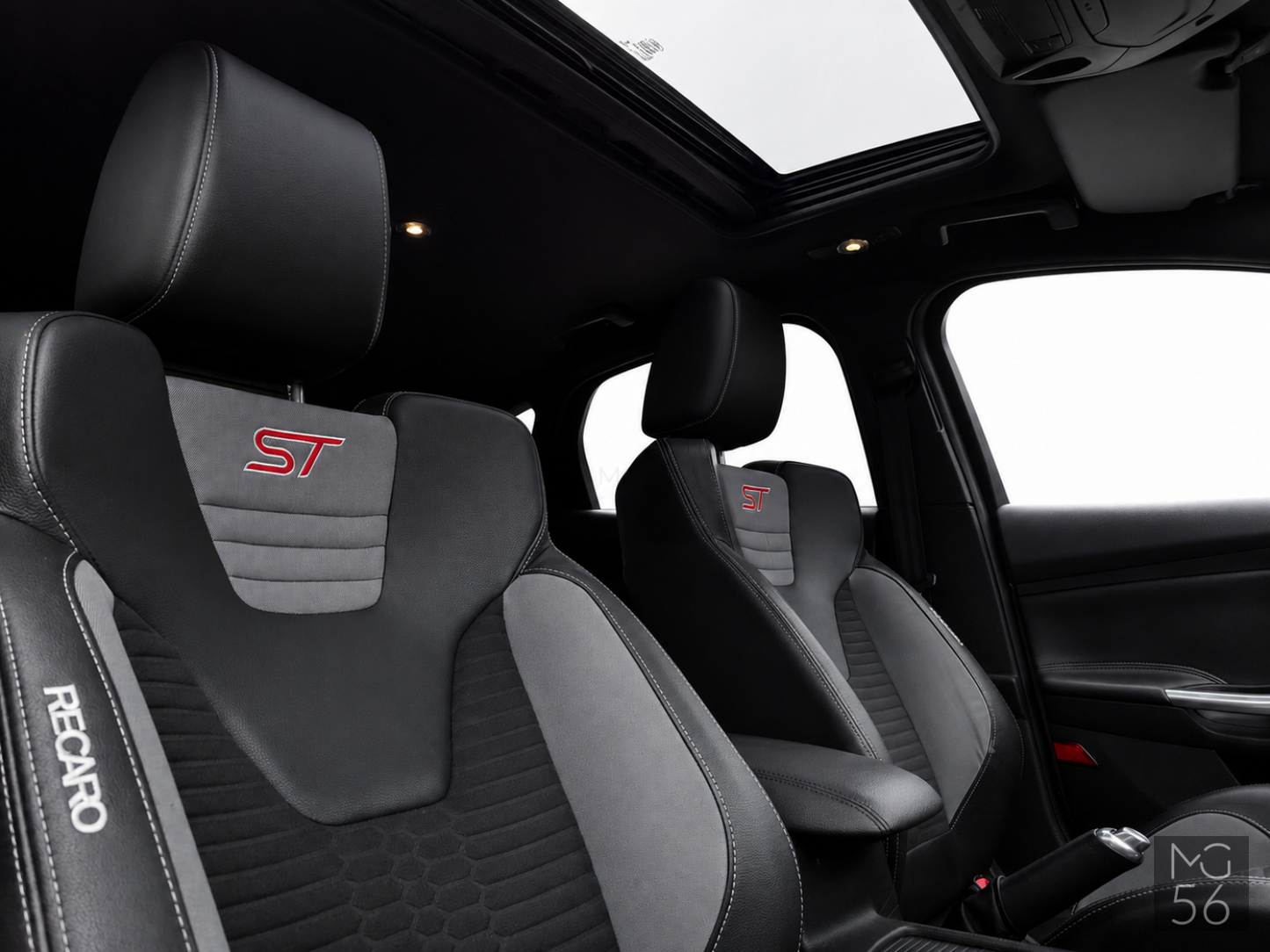 Ford Focus ST 2.0 EcoBoost Recaro Manual Stealth - Ford