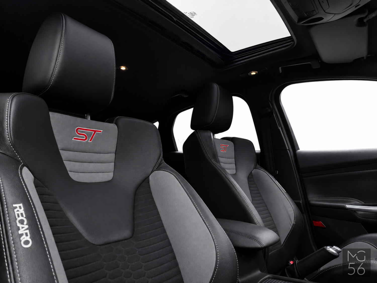 Ford Focus ST 2.0 EcoBoost Recaro Manual Stealth - Ford