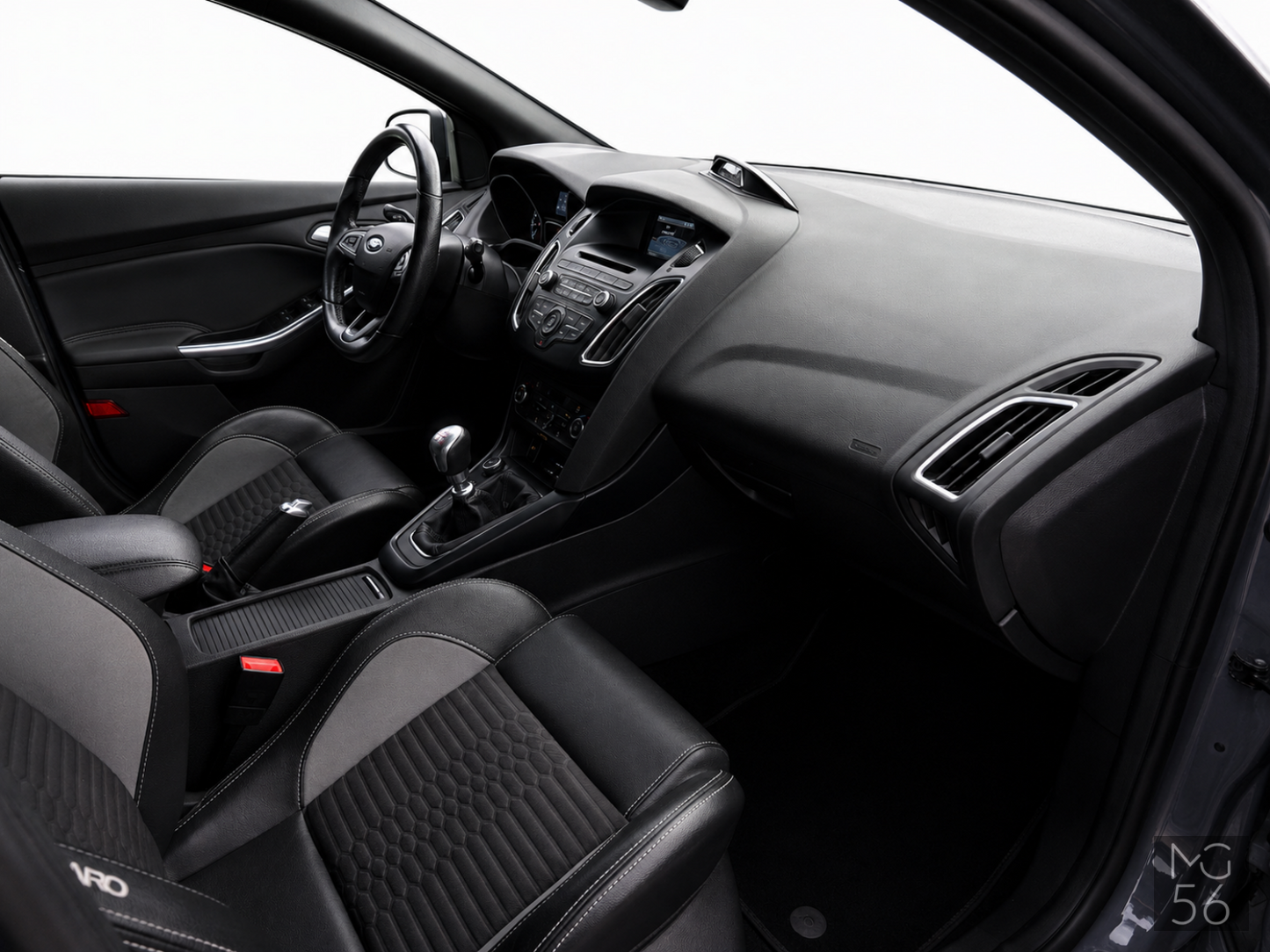Ford Focus ST 2.0 EcoBoost Recaro Manual Stealth - Ford