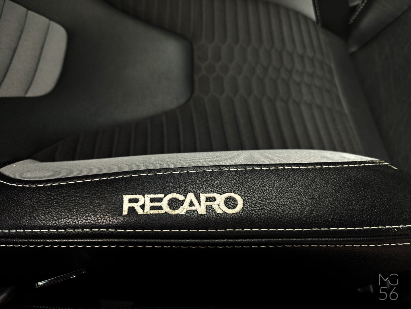 Ford Focus ST 2.0 EcoBoost Recaro Manual Stealth - Ford