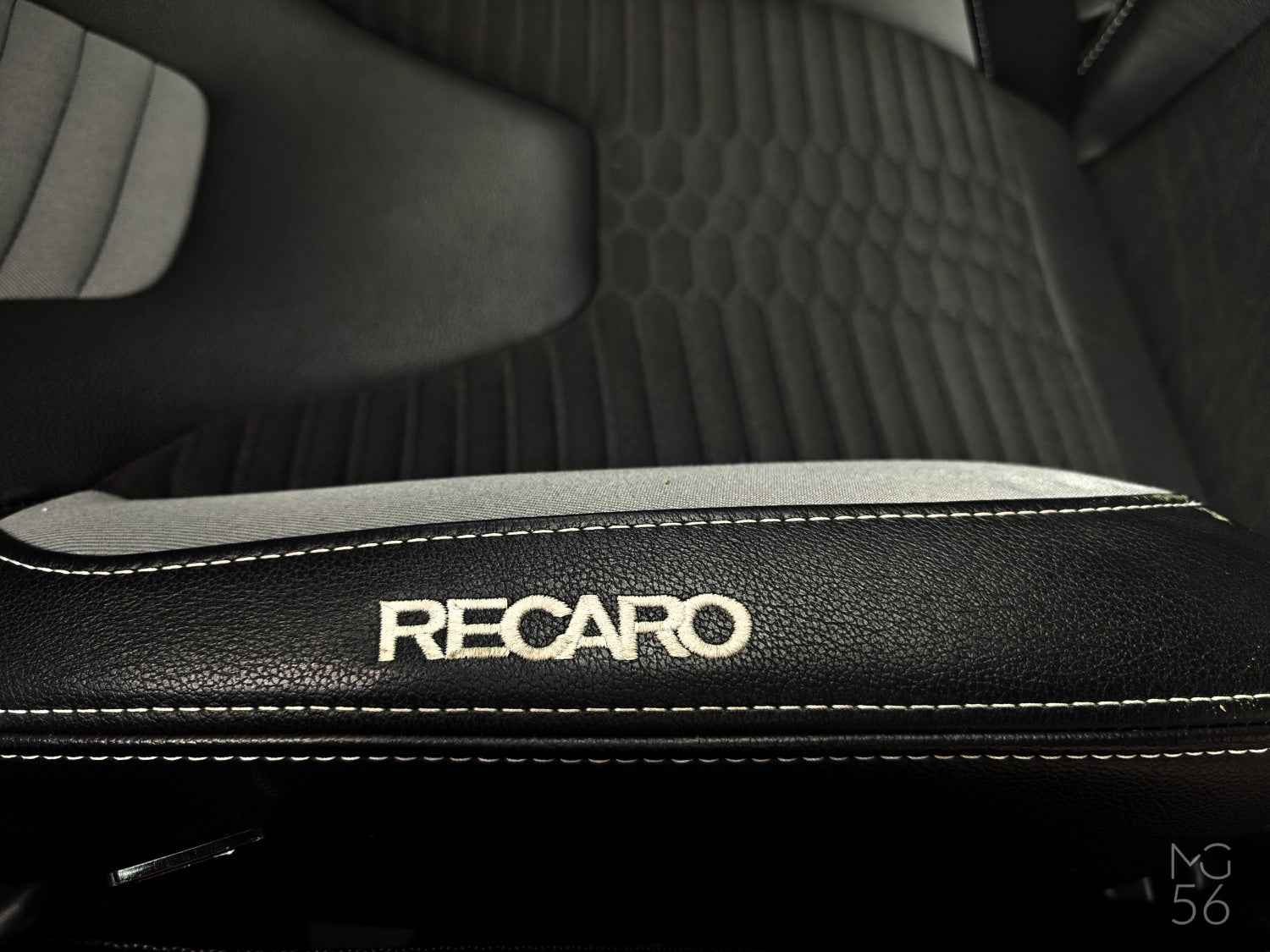 Ford Focus ST 2.0 EcoBoost Recaro Manual Stealth - Ford