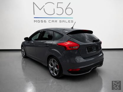 Ford Focus ST 2.0 EcoBoost Recaro Manual Stealth - Ford