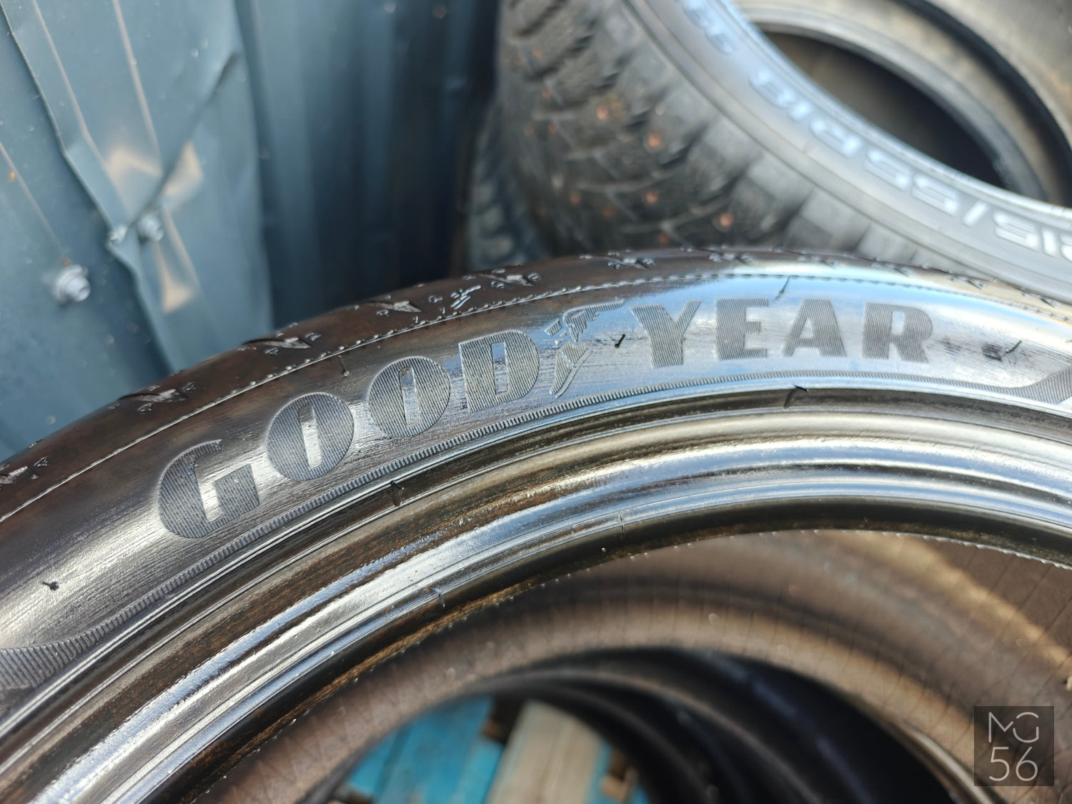 Goodyear Eagle F1 - 245/40/R19 (2x) 275/35/R19 (2x) - R19
