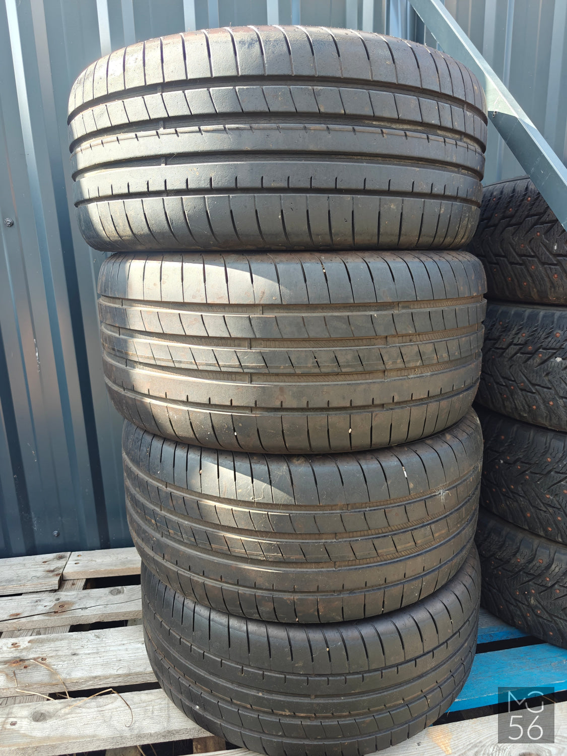 Goodyear Eagle F1 - 245/40/R19 (2x) 275/35/R19 (2x) - R19