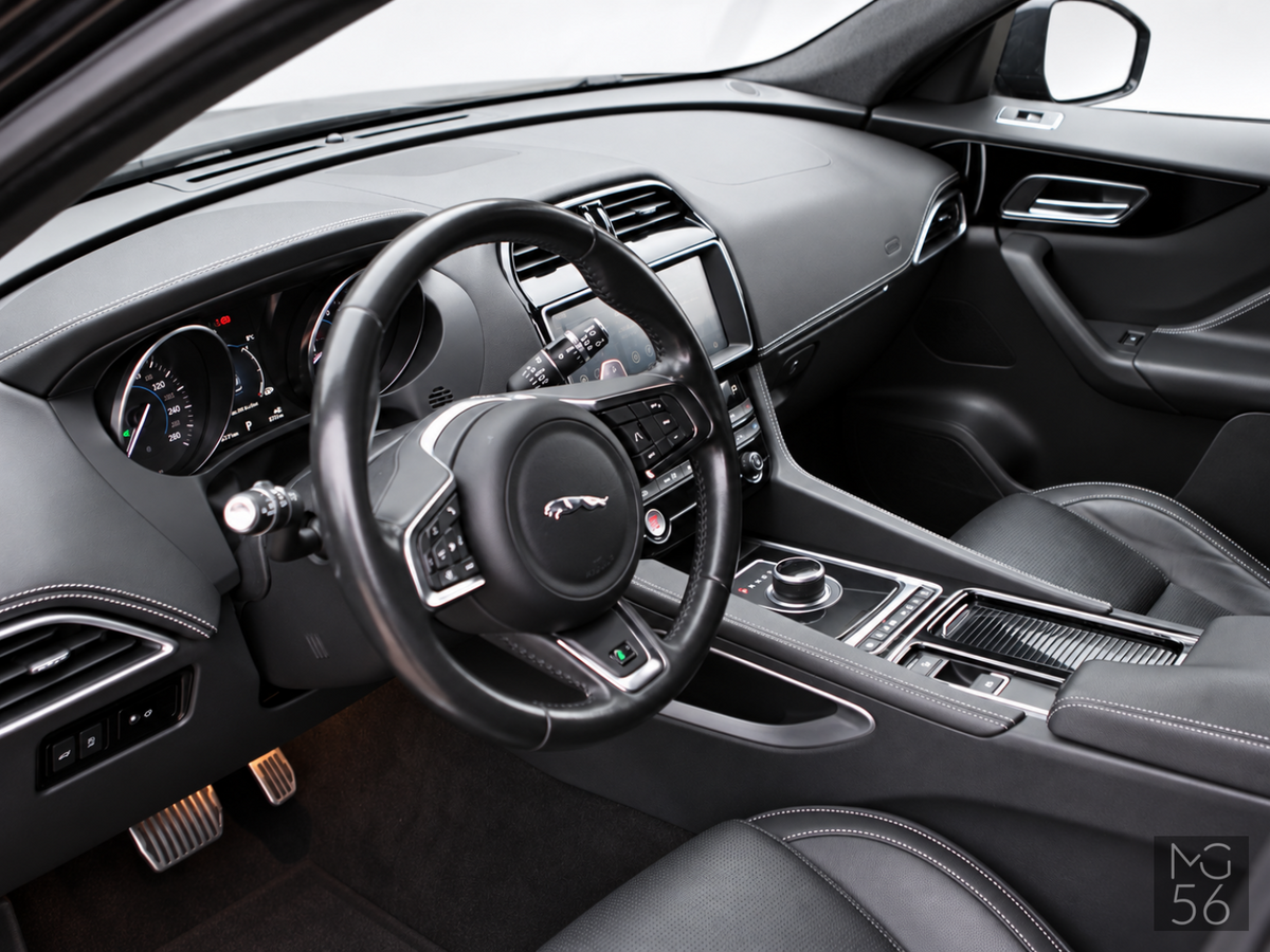 Jaguar F-PACE 25t AWD R-Sport Ebony Black - Jaguar