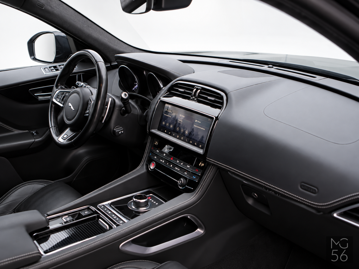 Jaguar F-PACE 25t AWD R-Sport Ebony Black - Jaguar