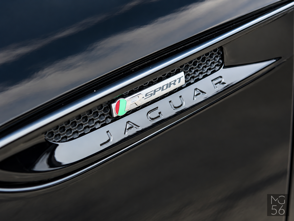 Jaguar F-PACE 25t AWD R-Sport Ebony Black - Jaguar