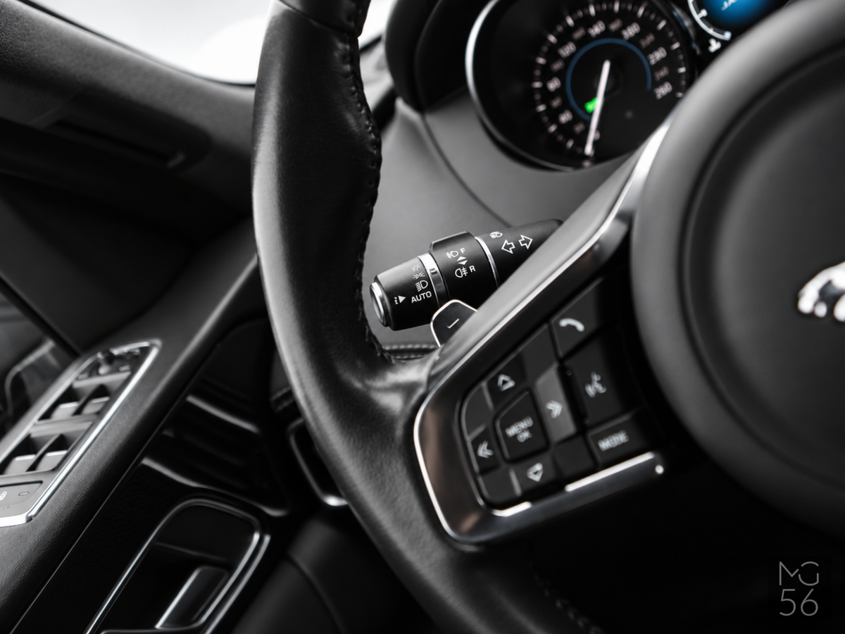 Jaguar F-PACE 25t AWD R-Sport Ebony Black - Jaguar