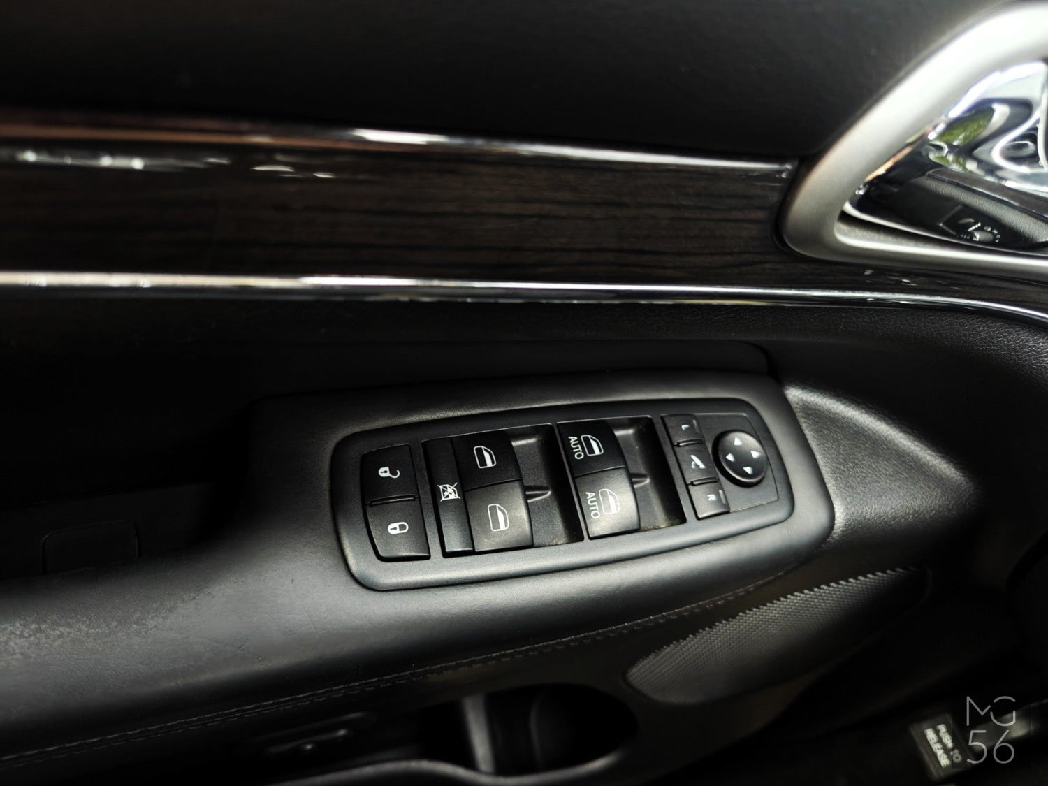 Jeep Grand Cherokee Overland Quadra-Drive II Alpine Diamond Black Crystal - Jeep