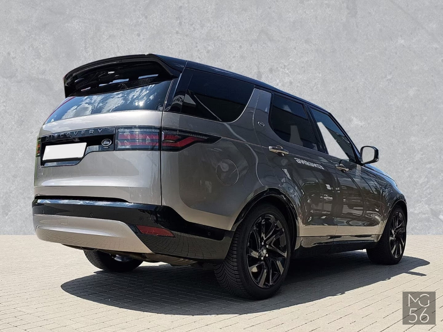 Land Rover Discovery 5 3.0L AWD R-Dynamic 8-Speed Land Rover