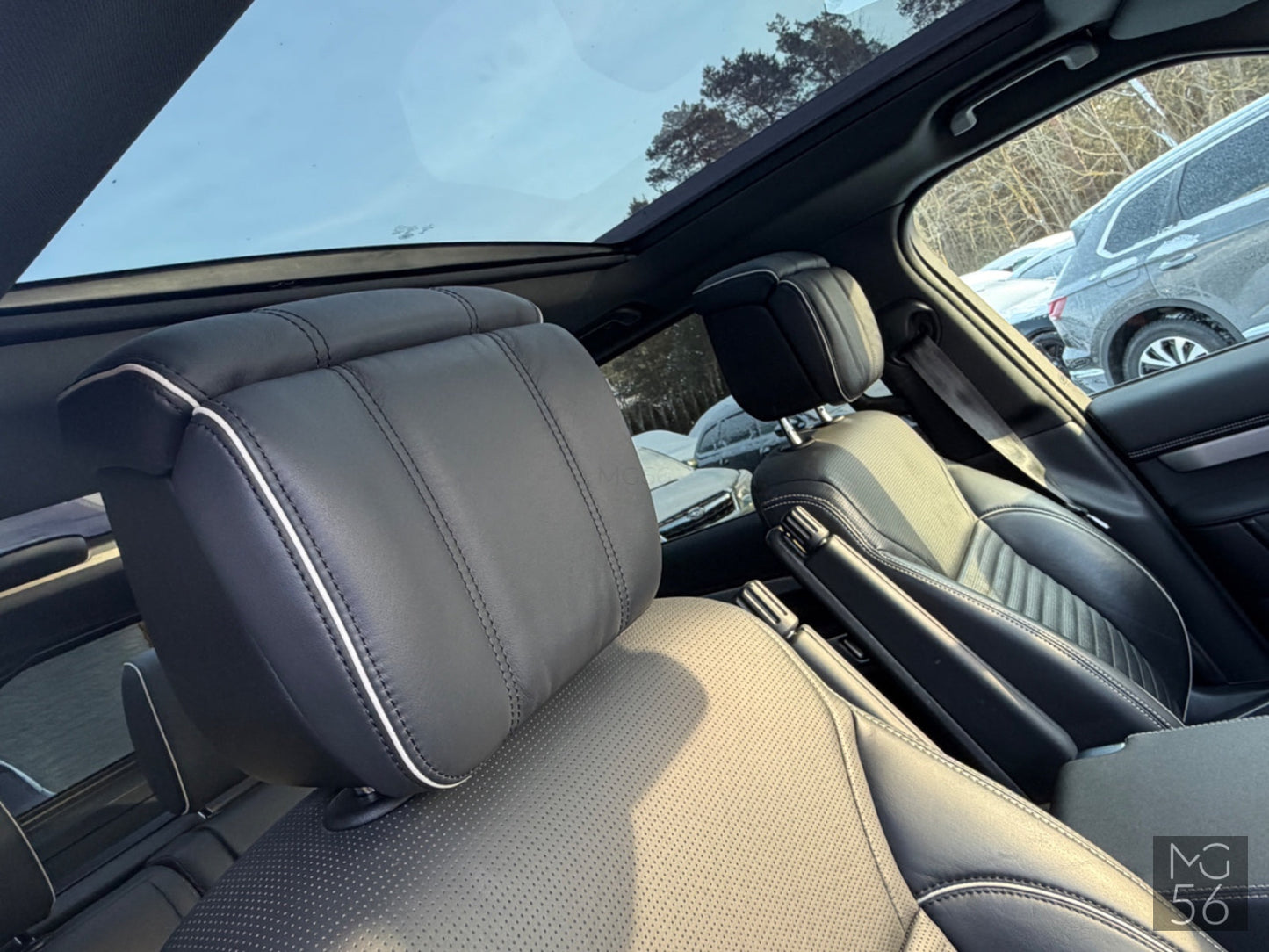 Land Rover Discovery 5 3.0L AWD R-Dynamic 8-Speed Land Rover