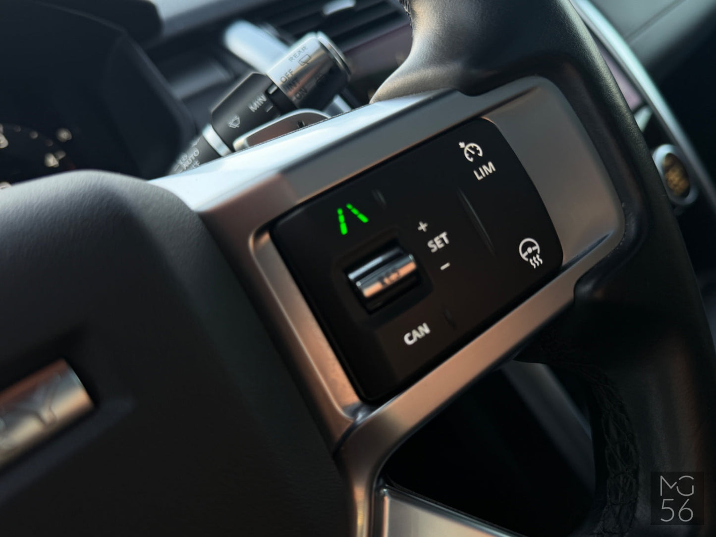 Land Rover Discovery 5 3.0L AWD R-Dynamic 8-Speed Land Rover